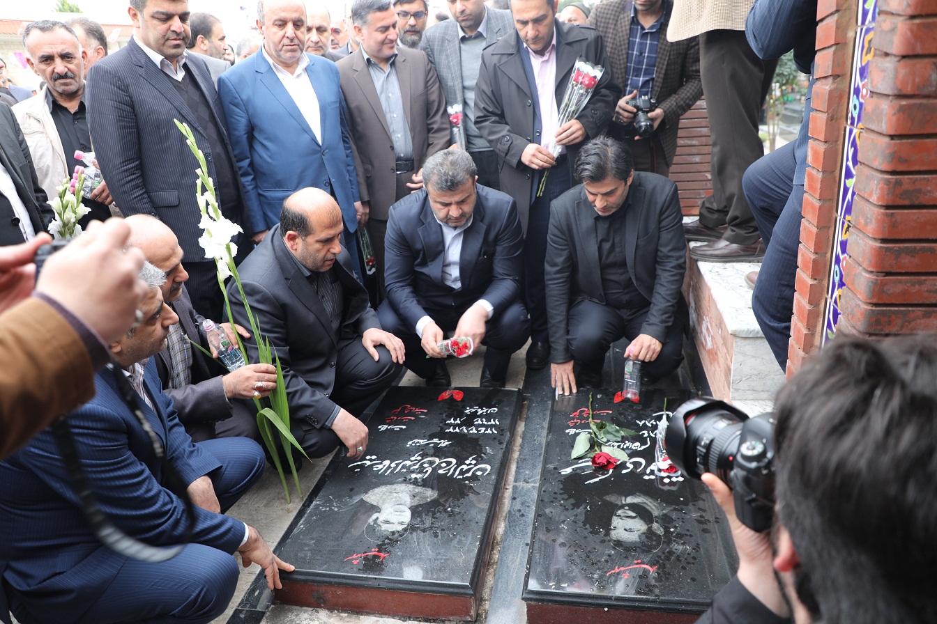 استاندار و مدیران مازندران با ادای احترام به شهدا به پیشواز دهه فجر رفتند